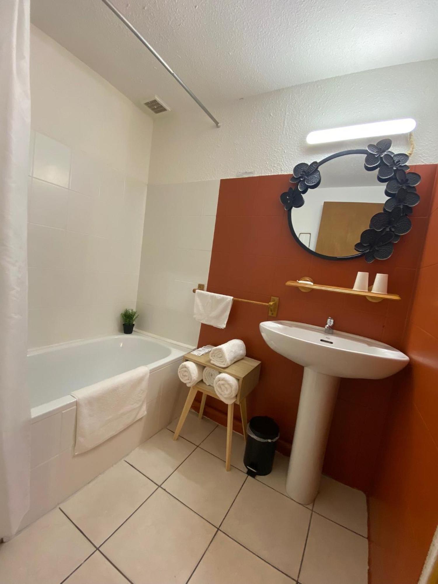 Os-Thel, Chambres A Louer トータヴェル エクステリア 写真